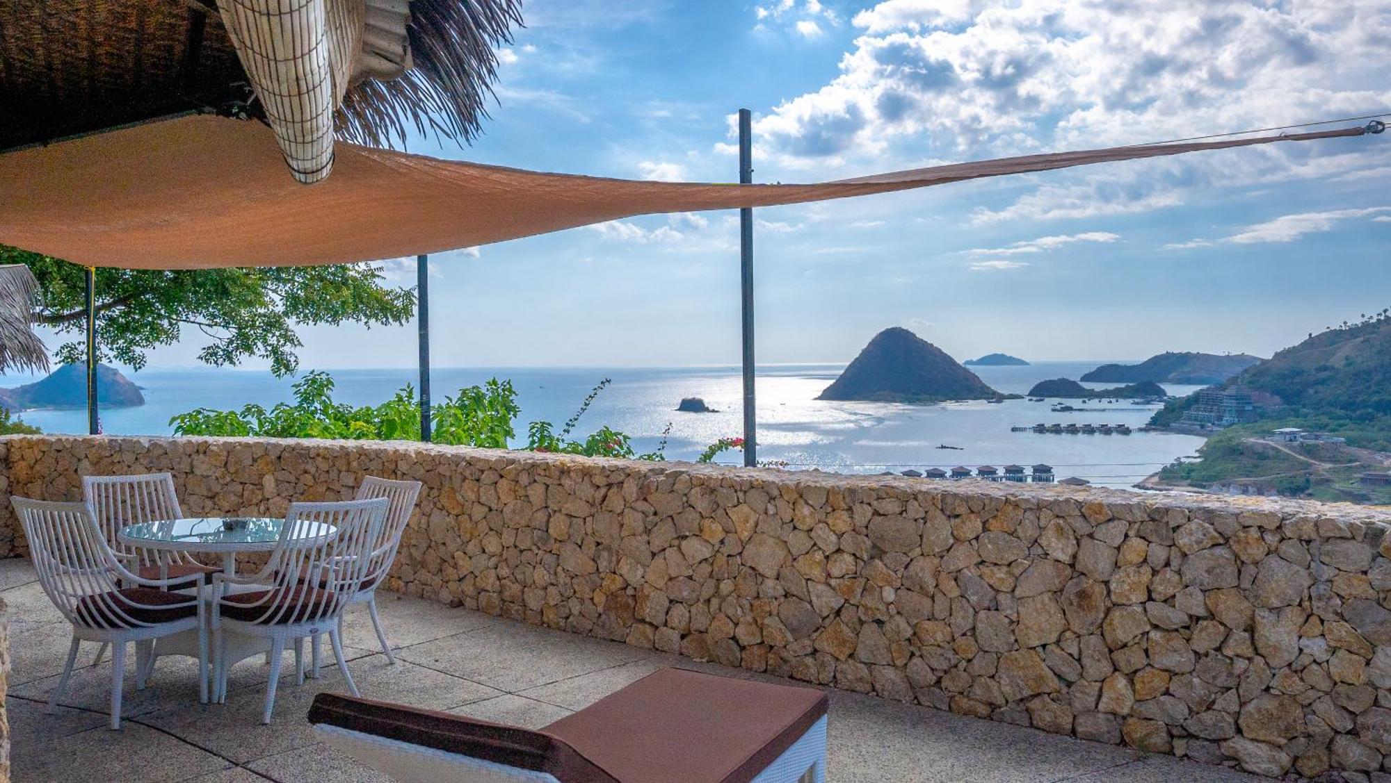 Elang Hillside Bamboo Villas Labuan Bajo Kültér fotó